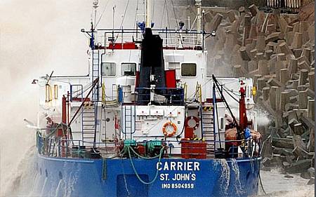 Wypadek statku Carrier u wybrzeży Walii (PAP/PA)